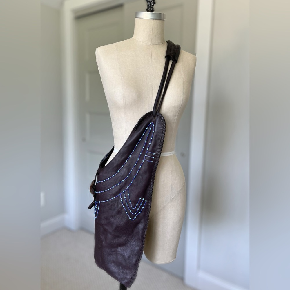 Vintage leather shoulder bag
